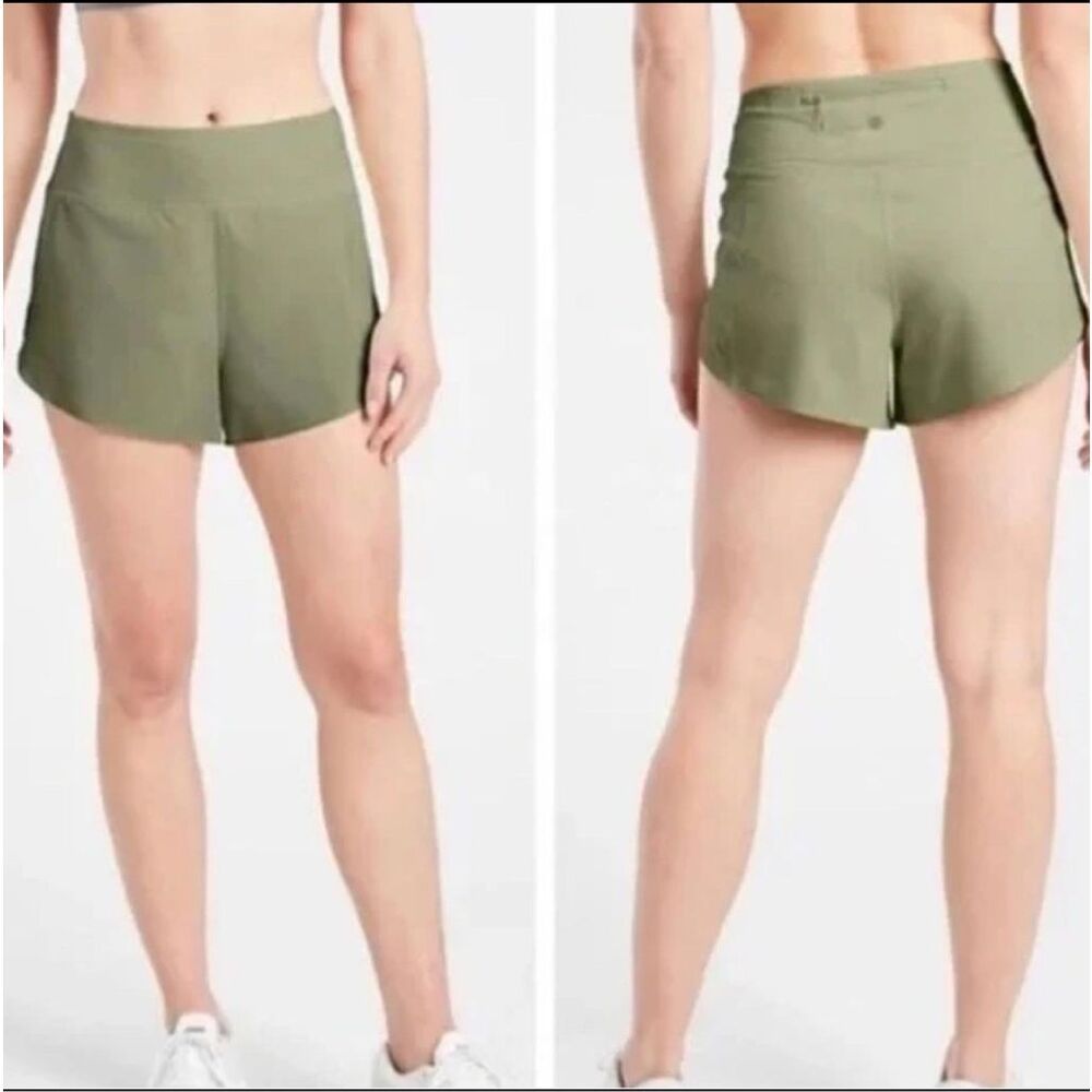 Athleta Run With It 3.5" Short size medium